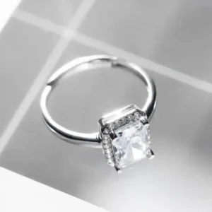 Anillo de plata con brillante