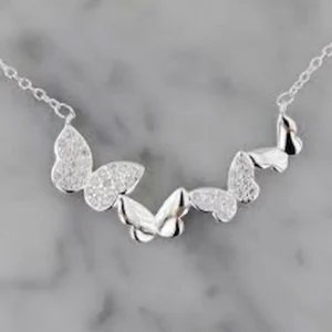 Colgante de plata mariposa